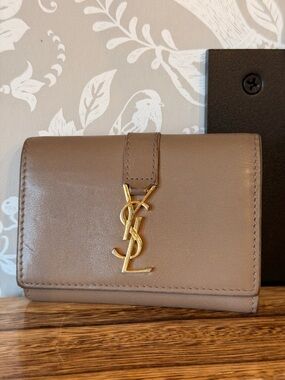 Saint Laurent Cassandre Key Case Card Wallet Taupe Leather w/ Gold Hardware EUC